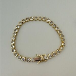 Elegant Gold Heart Bracelet